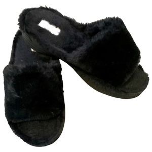 Easy Spirit Slippers Black Furry Slides Open Toe Rubber Sole Size 7.5 Wide
